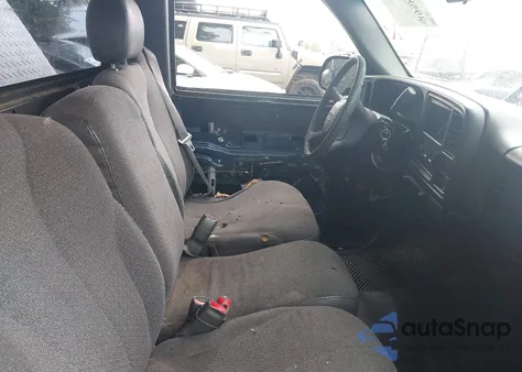 2000 Chevrolet Silverado 1500 from USA, damaged, VIN 1GCEC14VXYE424356